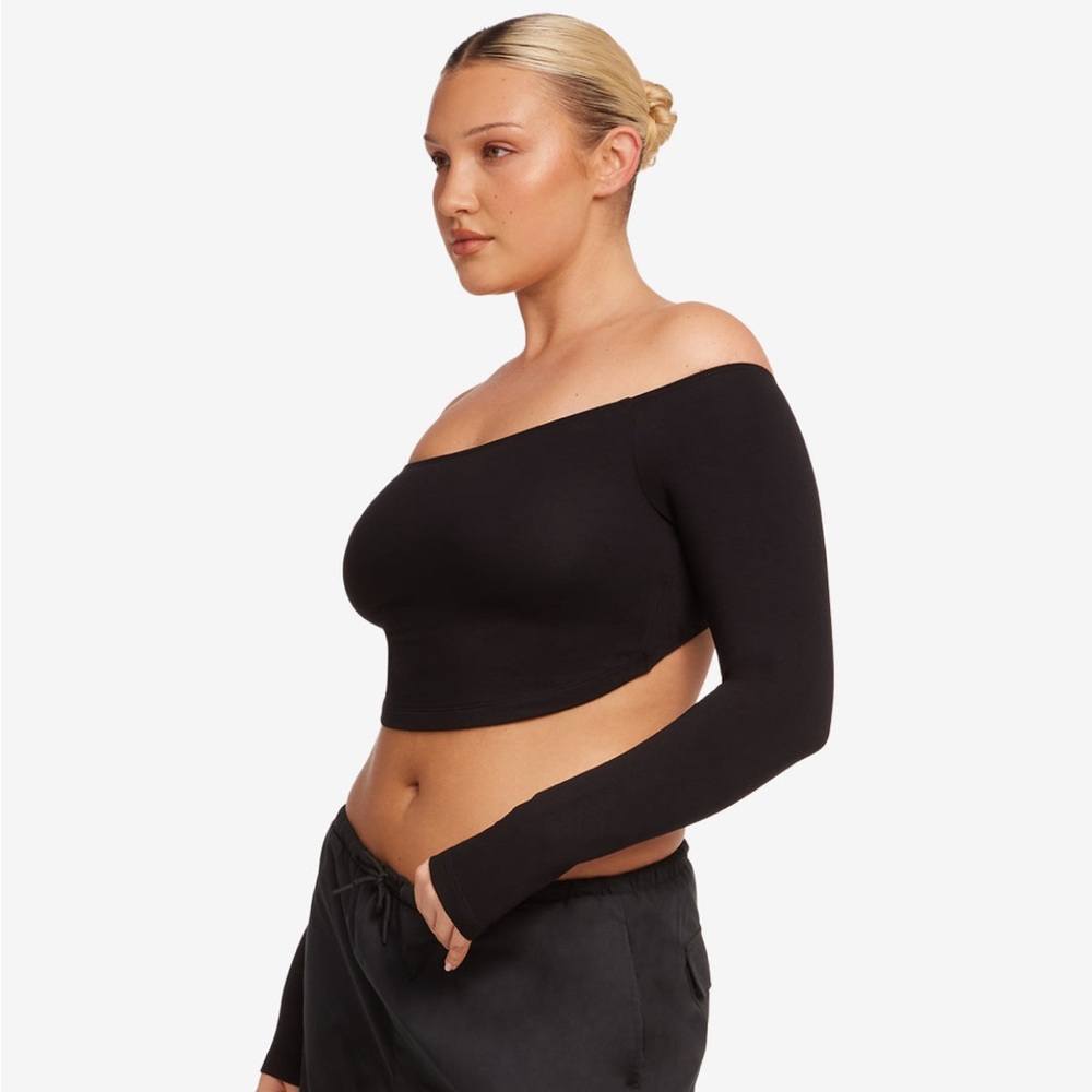 CSB Open Back Long Sleeve Cropped Top - Picture 2 of 11